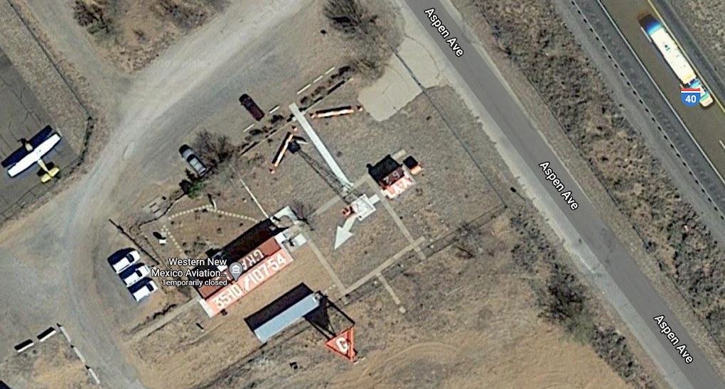 Concrete arrow as seen in Google Maps